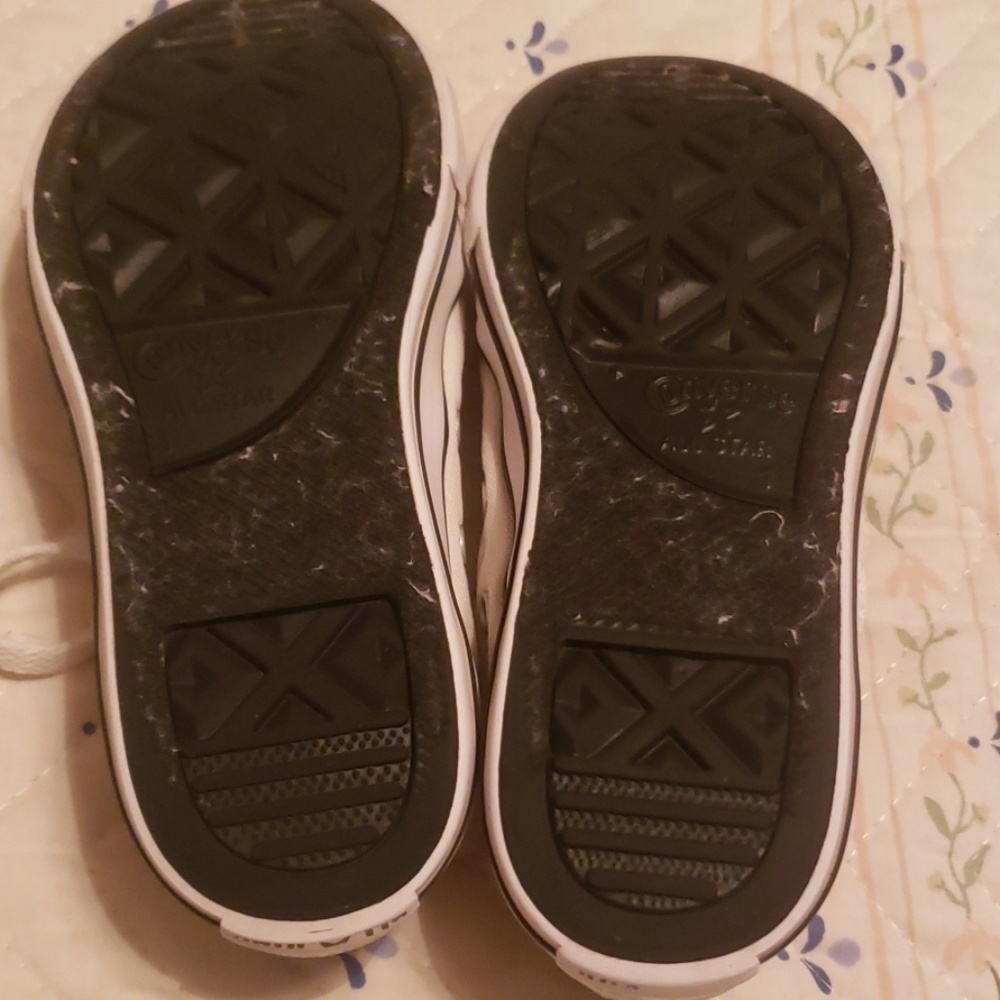 Converse - Picture 4 of 4